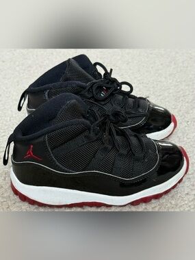 Air Jordan Kids' Retro 11 Bred Toddler Size 9C